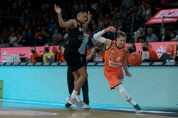 防线漏洞频 防线漏洞频